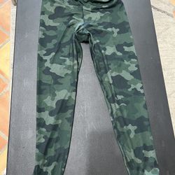 Women’s Camo Yoga Pants