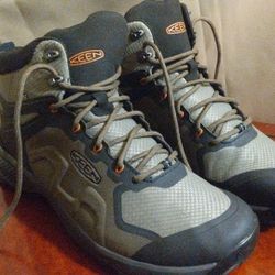 Brand new Keen Waterproof Hiking Shoe Size 12 Men's