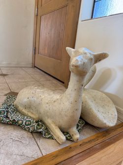 Stone statue, deer and bird (individual or bundle)