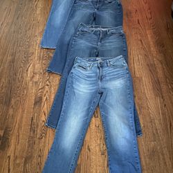 Women’s Jeans Lot Of 4