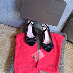 GENTLY USED " AUTHENTIC LOUIS VUITTON HEELS WITH HEEL PAD REPLACEMENT, DUSTBAGS & BOX 125$