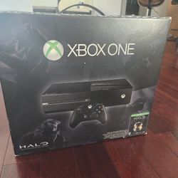 Xbox ONE W/controller and Fallout 4
