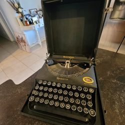 1930-40s Vintage Manual Typewriter