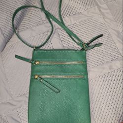 Small Crossbody Bag for Women, Multi Zip Pockets with Detachable Wristlet, Lightweight Travel Purse, Cell Phone Pouch 