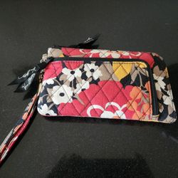 Cute Vera Bradley Wristlet With A Long Strap That Detachs