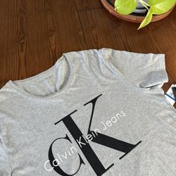  Classic Calvin Klein Gray T-shirt