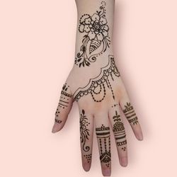 Temporary Henna Tatoos