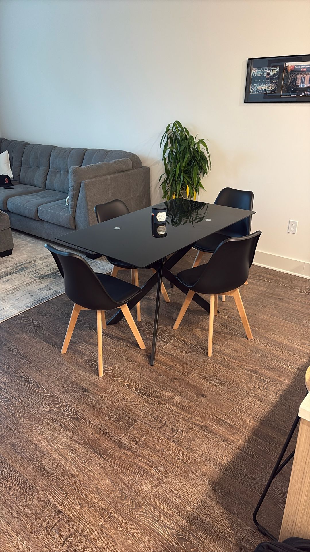 Table And Chairs 