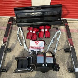 2019 2021 2023 Chevrolet Chevy Silverado bed rear tailgate with reverse camera and side door mirrors