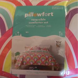 Pillowfort Reversible Comforter Set