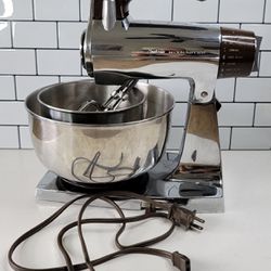 Vintage Chrome and Brown Sunbeam Mixmaster Stand Mixer Bowls, Beaters 12  Speed 