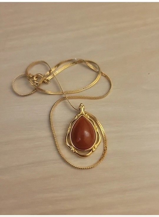 VTG Demi-parure Trifari Lucite Teardrop Pendant Necklace