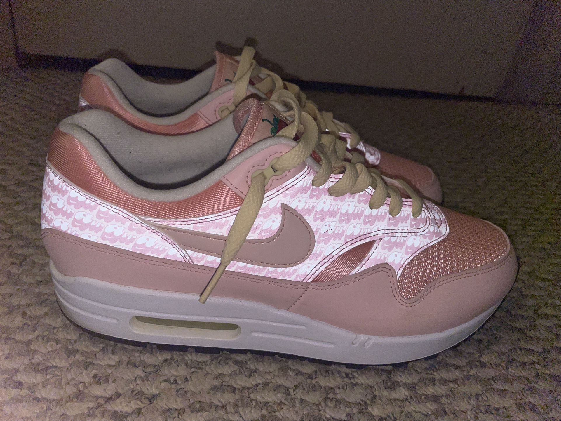 Air Max 1 Strawberry Lemonade 