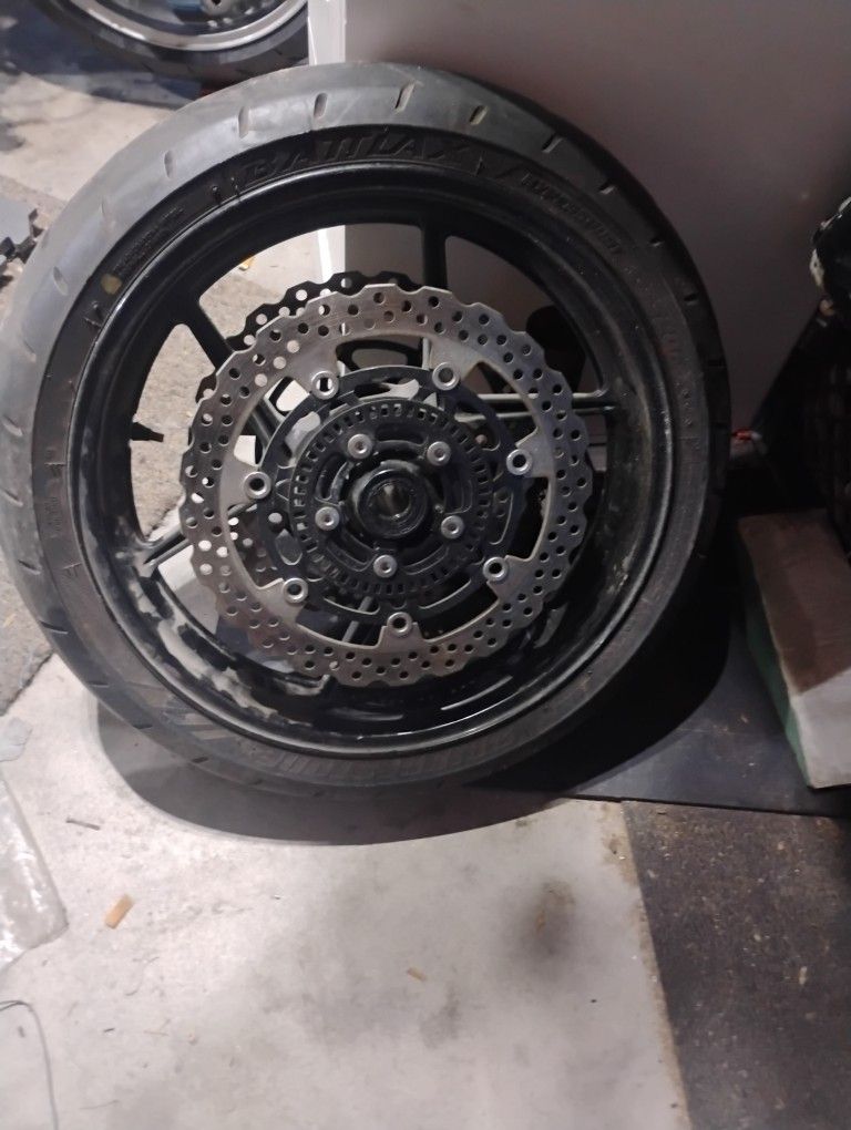 Tire And Front End For A Kawasaki Motorcycle