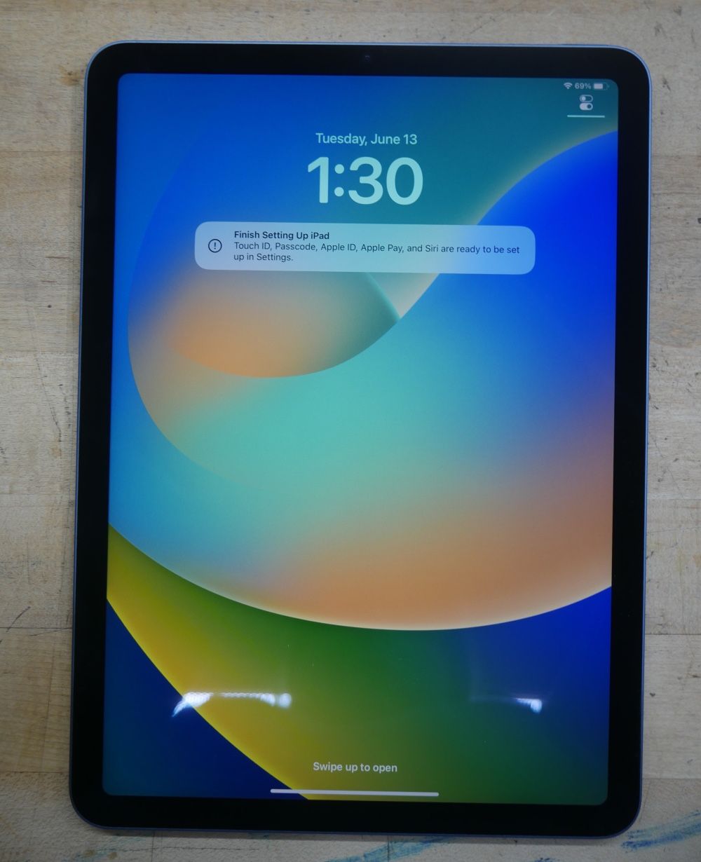 Apple iPad Air 5th Gen 64GB Blue WiFi ONLY - MM9E3LL/A A2588 pre owned. tested. in a good working order. factory reset was done.