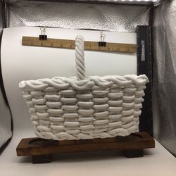 💥 20%-OFF💥 vintage ceramic fruit basket was crafted by Ceramiche Castellan in Italy. The woven white piece features a glazed finish