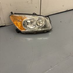 2009 - 2012 Toyota RAV4, RH passenger Side Halogen Headlight Original Part