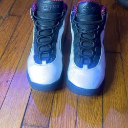 Air Jordan Retro Chicago 10s Size 6.5Y