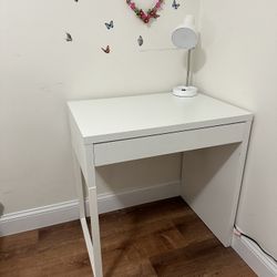 Desk/lamp 