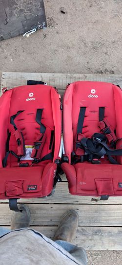 Sporty car seats,  very good condition  ,retail for about 2 hundred, I'll let them go for 50 each