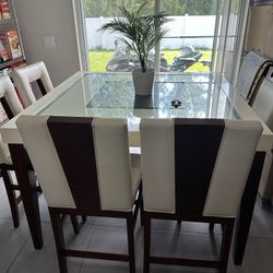 Dining room Table with 6 Chairs and bench