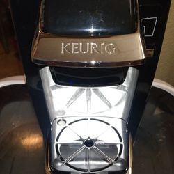 Keurig K-15 Single. Pod coffe Maker Used 1 Week On Buisness Trip