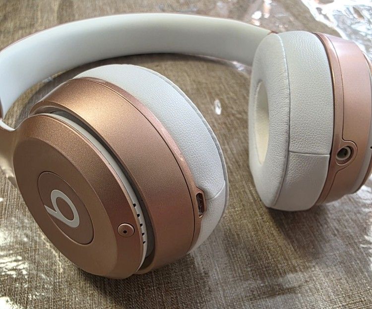 Beats Solo 2 Wireless Pink