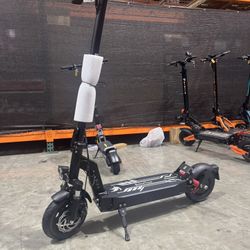 Long-range electric scooter