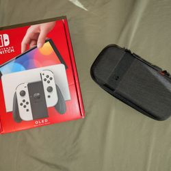 Nintendo Switch OLED + Case
