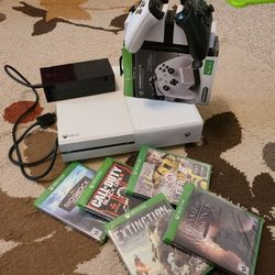 XBOX ONE, 5 Games,Charging Station,Extra Console