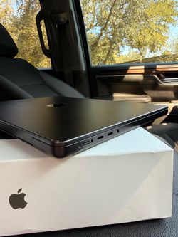 Apple MacBook Pro M3 — Space Black