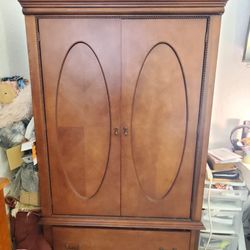 Wood Queen Bedroom Set 