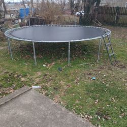 14' Trampoline