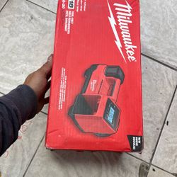 Milwaukee M18 Inflator 