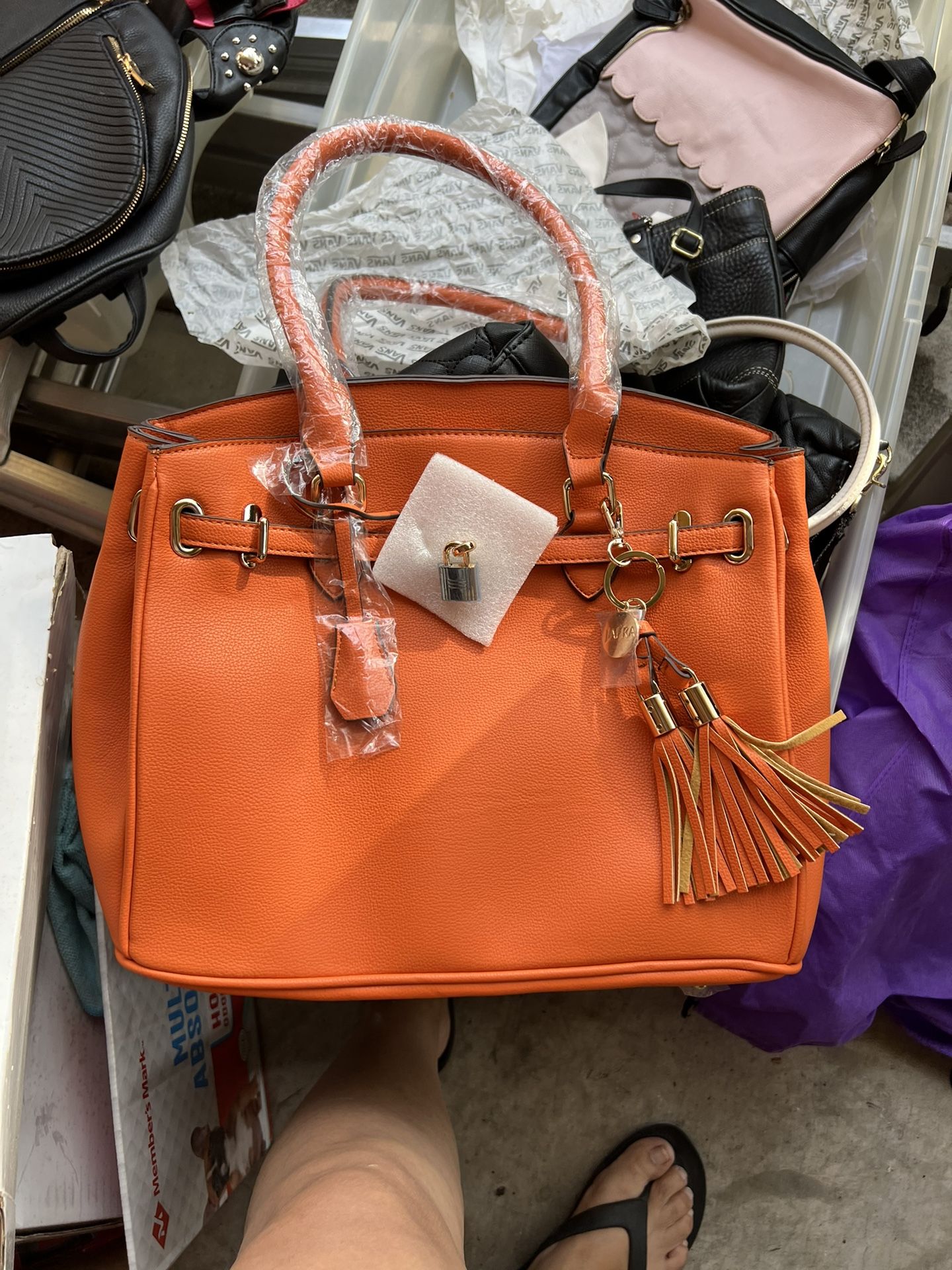**Garage Sale - PSL - Savona & Gatlin **SATURDAY 1/20 9am-3pm***
