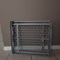 Baby gate 