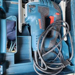 Bosch JS470E Jigsaw With Case Works Great