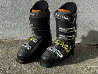 Men’s ski boots