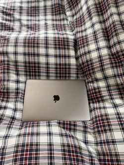 MacBook Air 2019 16gb ram