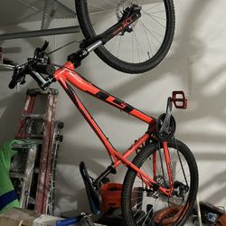 GT Aggressor Mountain Bike