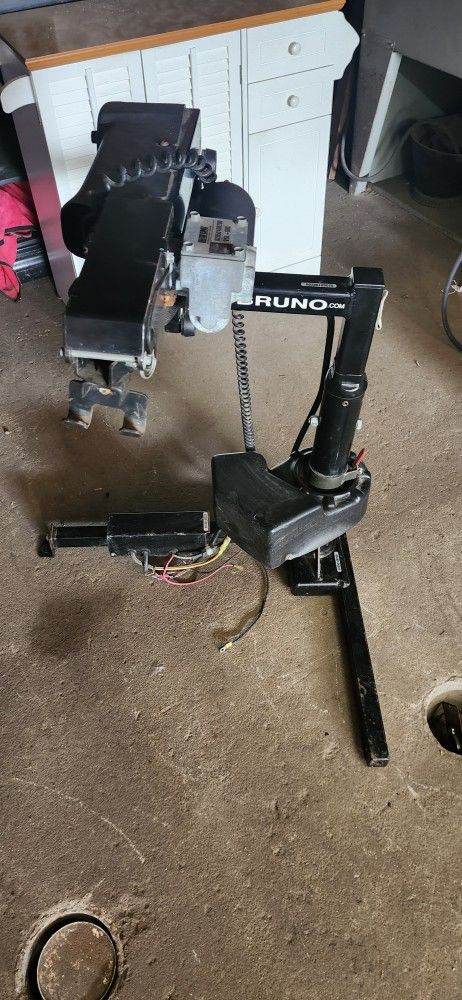 Bruno Wheel Chair Lift Like New