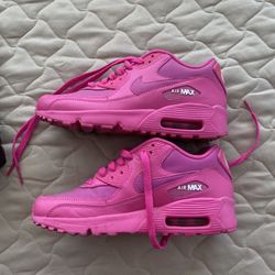 4Y Women’s NIKES