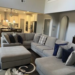 Light Gray 5 Piece Sectional Couch W/ Ottoman 