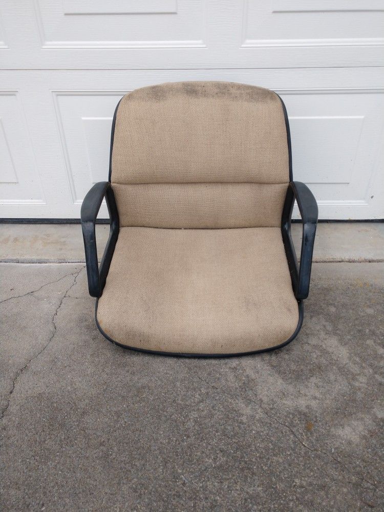 BOAT SEAT