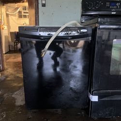 Dishwasher Whirlpool Black