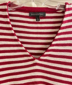 Like New Banana Republic Sweater Size Small