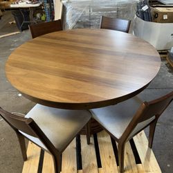 Dinning a Table 5 Person 