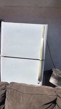Gracias refrigerator trabaja perfectamente bien recoger ahorita