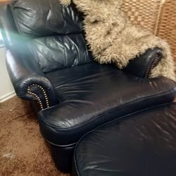 Sam MOORE, BEAUTIFUL CHAIR AND OTTOMAN 