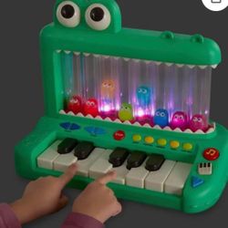 Battat Croco Pop Crocodile Piano Toy